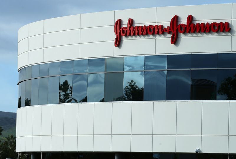 &copy; Reuters. A Johnson & Johnson building is shown in Irvine, California, U.S., January 24, 2017.   REUTERS/Mike Blake