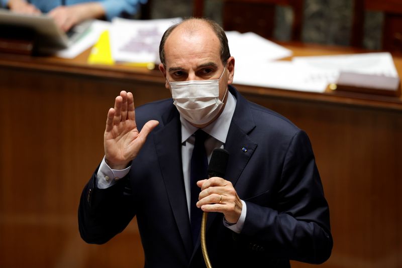 © Reuters. L'objectif de 40 millions de primo-vaccinés contre le COVID-19 pourrait être atteint à la fin juillet en France, a annoncé mardi le Premier ministre Jean Castex. /Photo prise le 22 juin 2021/REUTERS/Gonzalo Fuentes