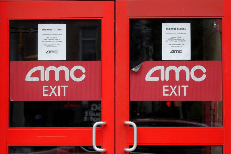 &copy; Reuters. Closed signs are seen on an AMC Theatre during the outbreak of the coronavirus disease (COVID-19), in New York City, U.S., April 29, 2020. REUTERS/Brendan McDermid