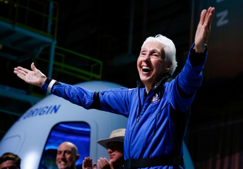 &copy; Reuters. Wally Funk celebra após voo espacial
 20/7/2021   REUTERS/Joe Skipper