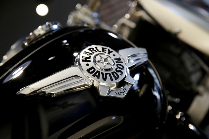 &copy; Reuters. FILE PHOTO: The logo of U.S. motorcycle company Harley-Davidson is seen on one of their models at a shop in Paris, France, August 16, 2018.  REUTERS/Philippe Wojazer