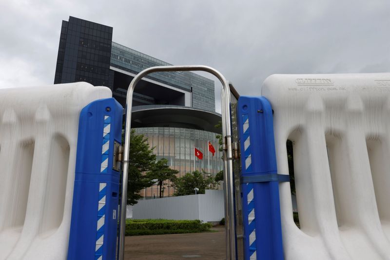 © Reuters. Legislative Council Complex is surrounded with water-filled barriers, in Hong Kong, China July 21, 2021. REUTERS/Tyrone Siu