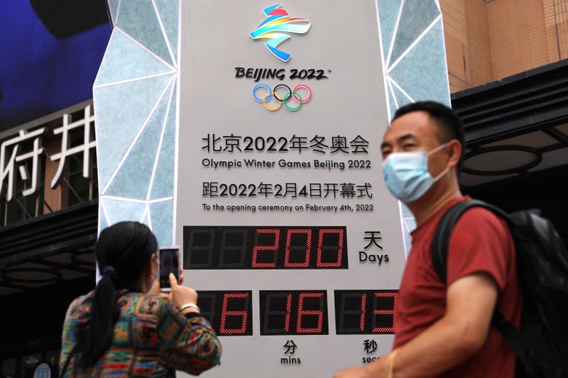 &copy; Reuters. Relógio de contagem regressiva em Pequim marca 200 dias para o início da Olimpíada de Inverno Pequim 2022 
19/07/2021 REUTERS/Tingshu Wang