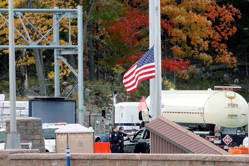 EUA prorrogam restrições de viagem nas fronteiras terrestres com Canadá e México até 21 de agosto