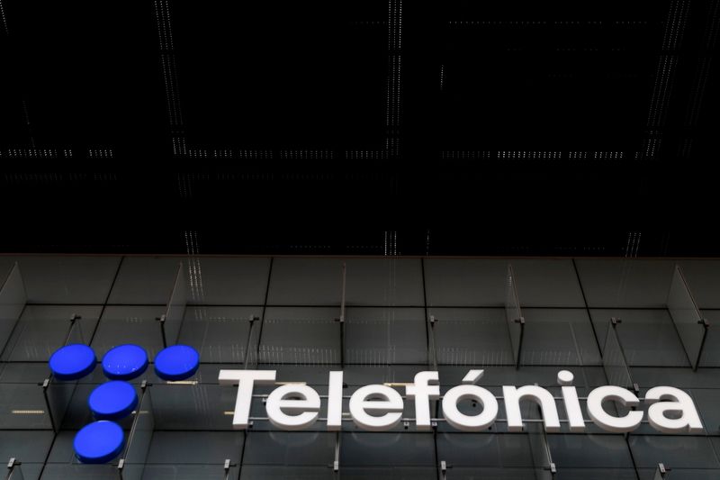 &copy; Reuters. FILE PHOTO: The logo of Spanish Telecom company Telefonica is seen at its headquarters in Madrid, Spain, May 12, 2021. REUTERS/Sergio Perez/File Photo