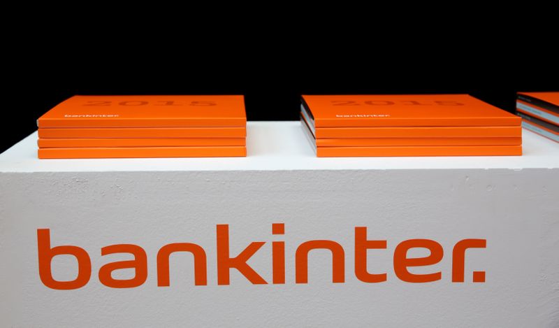 &copy; Reuters. FOTO DE ARCHIVO: El logotipo de Bankinter y ejemplares de sus resultados anuales durante la junta general de accionistas celebrada en Madrid, España, el 17 de marzo de 2016. REUTERS/Andrea Comas