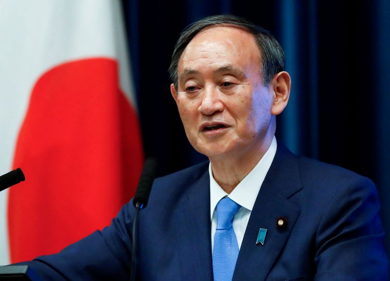 &copy; Reuters. يوشيهيدي سوجا رئيس الوزراء الياباني يتحدث خلال مؤتمر صحفي في طوكيو يوم 17 يونيو حزيران 2021. تصوير: إيساي كاتو - رويترز.