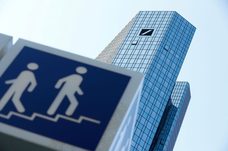 &copy; Reuters. FILE PHOTO: The headquarters of Germany's Deutsche Bank are pictured in Frankfurt, Germany, September 21, 2020. REUTERS/Ralph Orlowski/File Photo