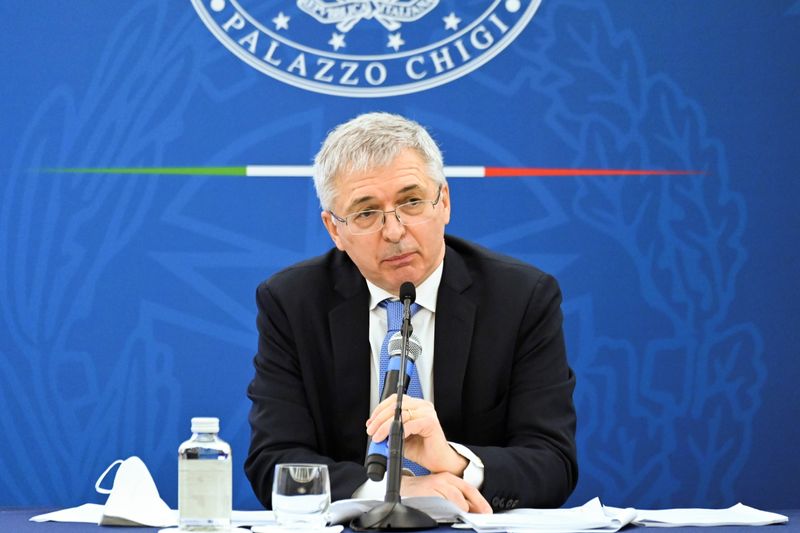 &copy; Reuters. Il ministro dell'Economia Daniele Franco durante una conferenza stampa a Roma
19 marzo 2021 Alberto Pizzoli/Pool via REUTERS