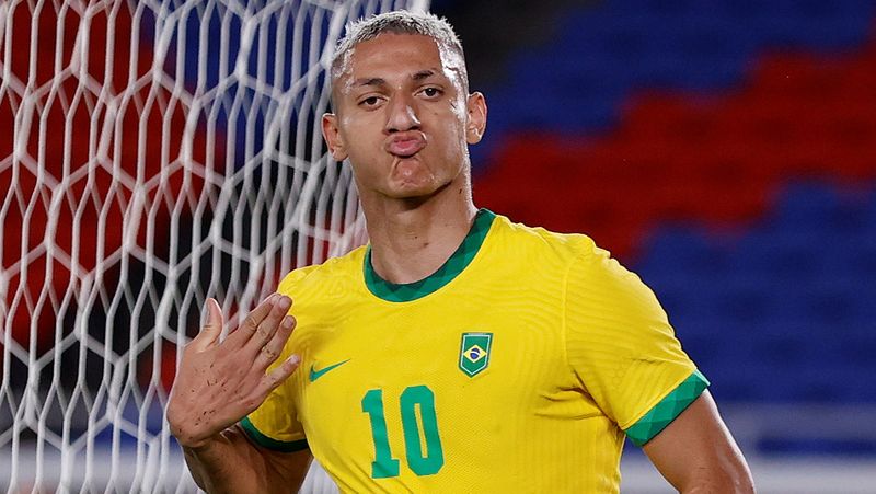 &copy; Reuters. Richarlison comemora gol marcado contra Alemanha na estreia da seleção brasileira na Olimpíada de Tóquio
22/07/2021 REUTERS/Phil Noble