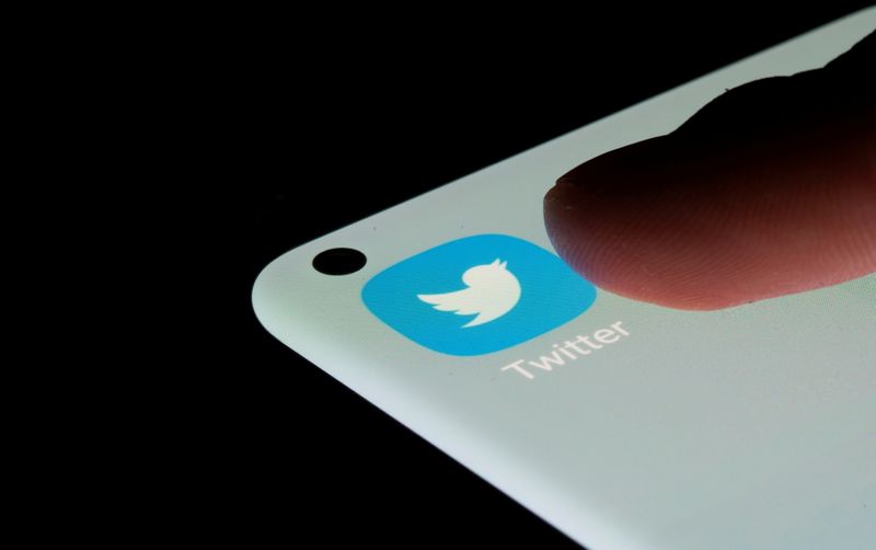 &copy; Reuters. FILE PHOTO: Twitter app is seen on a smartphone in this illustration taken, July 13, 2021. REUTERS/Dado Ruvic/Illustration/File Photo