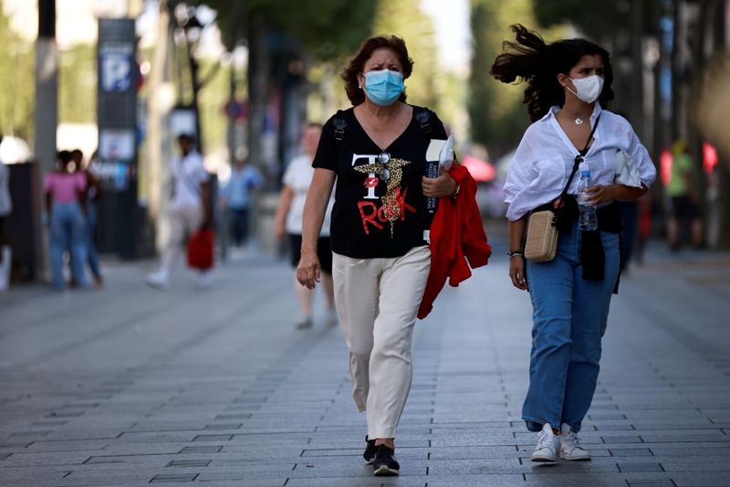 &copy; Reuters. Les députés ont adopté dans la nuit de jeudi à vendredi le projet de loi relatif "à l'adaptation de nos outils de gestion de la crise sanitaire". /Photo prise le 22 juillet 2021/REUTERS/Sarah Meyssonnier