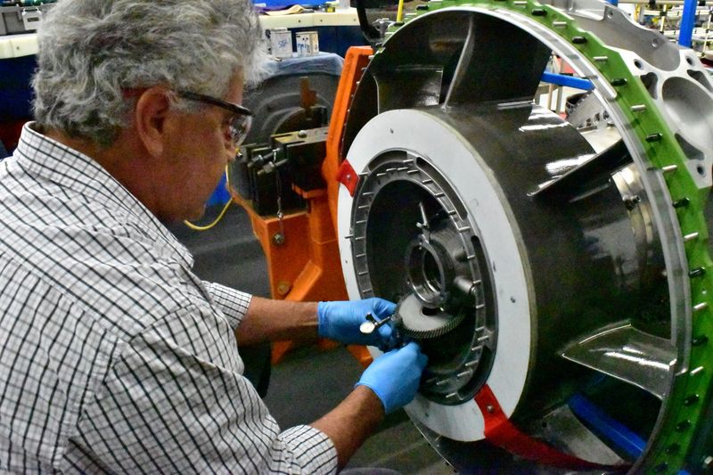 &copy; Reuters. FILE PHOTO: A worker is seen building an aircraft engine at Honeywell Aerospace in Phoenix, Arizona, U.S. on September 6, 2016. Picture taken on September 6, 2016.   REUTERS/Alwyn Scott/File Photo