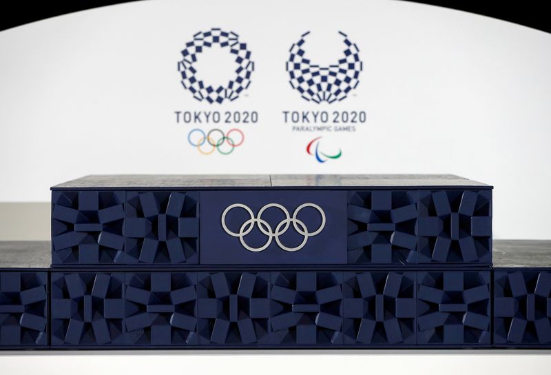 &copy; Reuters. Un podio que se utilizará para las ceremonias de victoria de los Juegos Olímpicos y Paralímpicos de Tokio 2020 se muestra durante el evento de presentación en el Ariake Arena en Tokio, Japón el 3 de junio de 2021.  REUTERS/Issei Kato/Pool/Files
