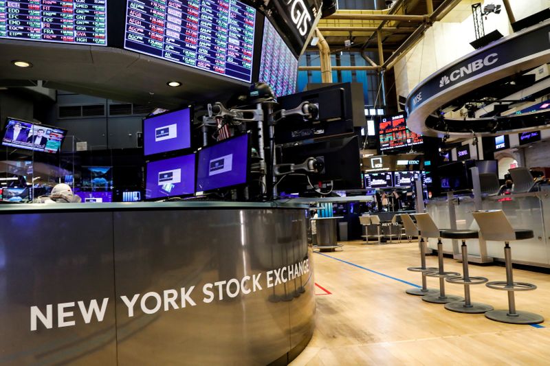 &copy; Reuters. A nearly empty trading floor is seen at the New York Stock Exchange (NYSE) in New York, U.S., May 22, 2020. REUTERS/Brendan McDermid