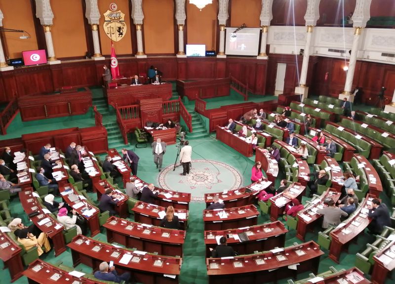 &copy; Reuters. رئيس البرلمان راشد الغنوشي يترأس جلسة برلمانية في مدينة تونس يوم التاسع من مارس آذار 2021 - رويترز