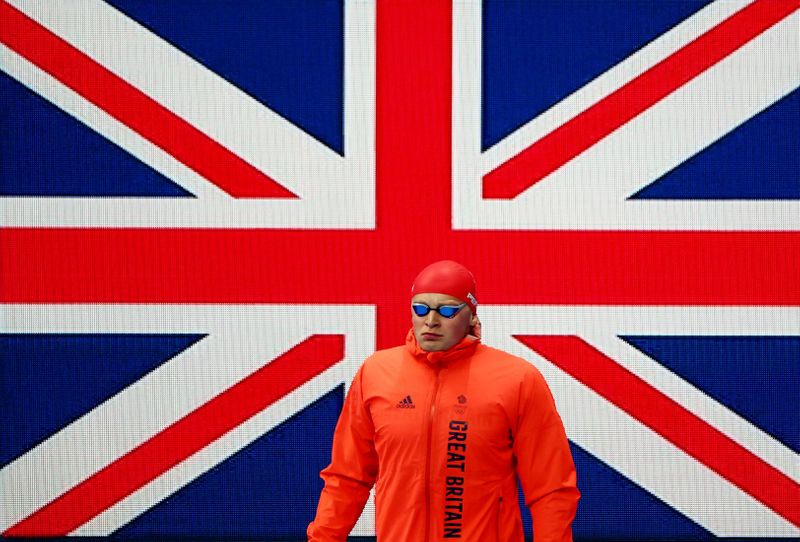 &copy; Reuters. البريطاني آدم بيتي قبل مشاركته في نصف نهائي سباق 100 متر صدر في طوكيو يوم الأحد. تصوير: أنطونيو برونيك - رويترز
