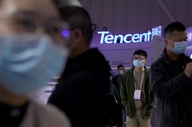 &copy; Reuters. FOTO DE ARCHIVO: Un logotipo de Tencent se ve durante la Conferencia Mundial de Internet (WIC) en Wuzhen, provincia de Zhejiang, China, 23 de noviembre de 2020. REUTERS/Aly Song