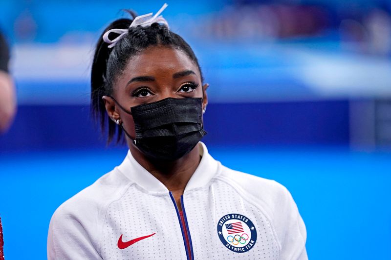 &copy; Reuters. Simone Biles após se retirar da final por equipes da ginástica da Olimpíada de Tóquio
27/07/2021 Danielle Parhizkaran-USA TODAY Sports