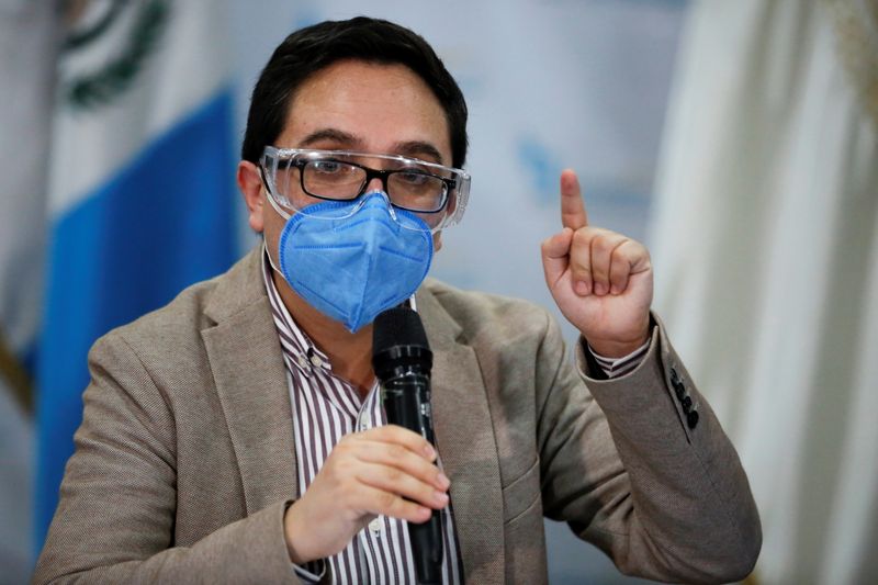 &copy; Reuters. FOTO DE ARCHIVO: Juan Francisco Sandoval, quien fue destituido por la Fiscal General de Guatemala como jefe de la Fiscalía Especial Contra la Impunidad (FECI), durante una conferencia de prensa en Ciudad de Guatemala, Guatemala, el 23 de julio de 2021. R