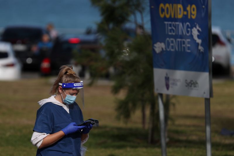 &copy; Reuters. La ville de Sydney a annoncé mercredi le prolongement de quatre semaines du confinement instauré le 26 juin dernier, après que 177 nouveaux cas de contamination ont été recensés mardi. /Photo prise le 27 juillet 2021/REUTERS/Loren Elliott