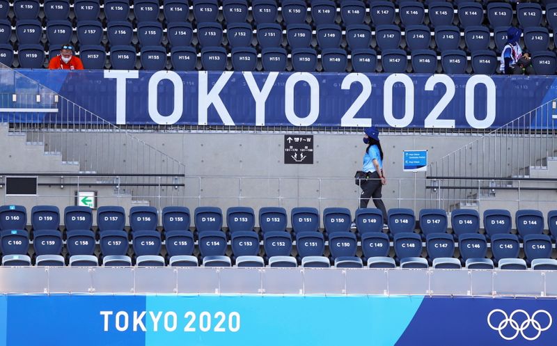 &copy; Reuters. Foto ilustrativa del estadio de hockey en los Juegos de Tokio. 
 Jul 24, 2021. REUTERS/Siphiwe Sibeko