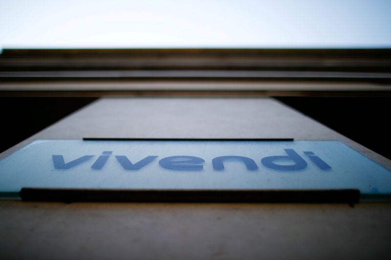 &copy; Reuters. Il logo di Vivendi è raffigurato all'ingresso principale della sede del conglomerato dall'intrattenimento alle telecomunicazioni a Parigi, Francia, 22 aprile 2021. REUTERS/Gonzalo Fuentes