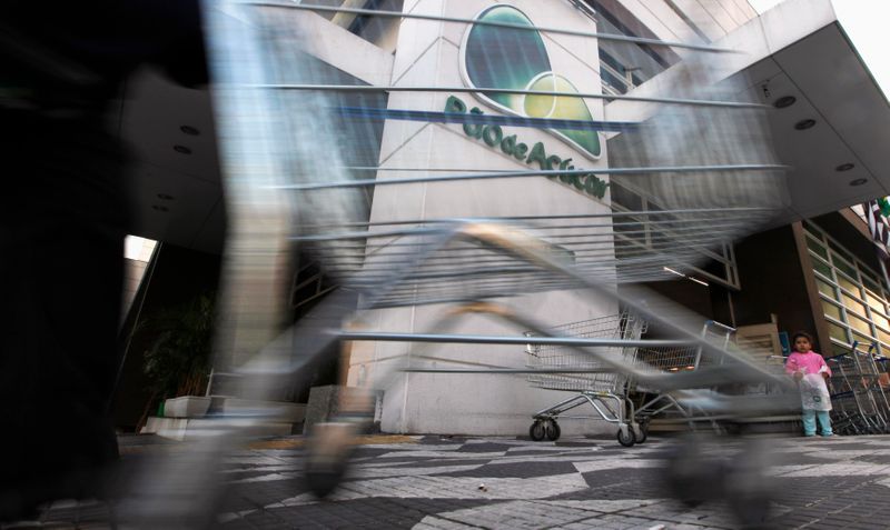 &copy; Reuters. Vista da fachada de loja do GPA, em São Paulo. 28/6/2011. REUTERS/Nacho Doce 