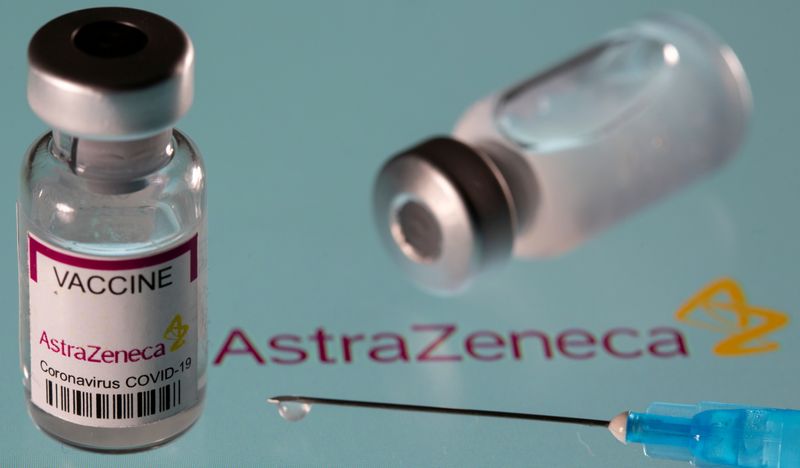 &copy; Reuters. FILE PHOTO: Vial labelled "AstraZeneca coronavirus disease (COVID-19) vaccine" placed on displayed AstraZeneca logo is seen in this illustration picture taken March 24, 2021. REUTERS/Dado Ruvic/Illustration