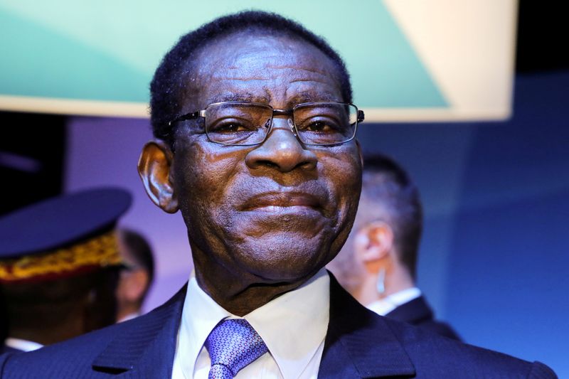 &copy; Reuters. Le président de la Guinée équatoriale, Teodoro Obiang Nguema Mbasogo. La France a annoncé jeudi qu'un de ses hélicoptères militaires avec à son bord six soldats avait été retenu après son atterrissage en Guinée équatoriale, un incident diploma
