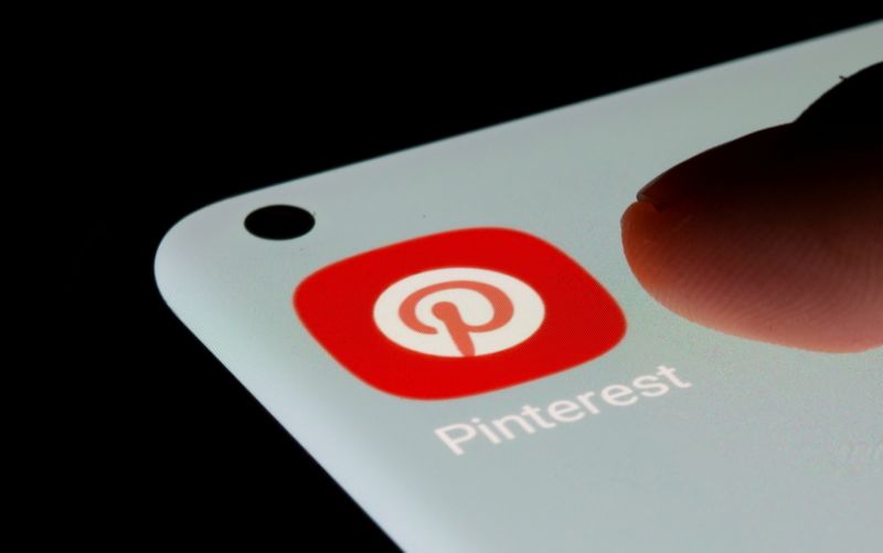&copy; Reuters. FILE PHOTO: Pinterest app is seen on a smartphone in this illustration taken, July 13, 2021. REUTERS/Dado Ruvic/Illustration/File Photo