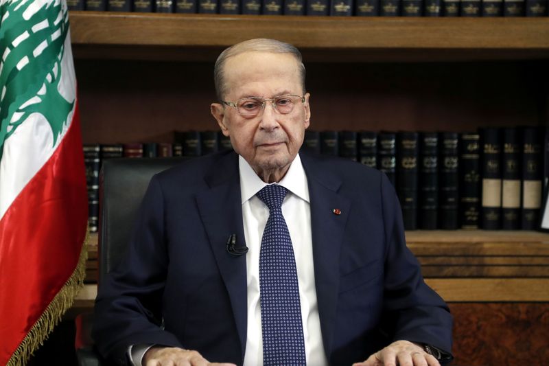 &copy; Reuters. Le président libanais, Michel Aoun, a fait savoir vendredi qu'il se tenait à la disposition de la justice pour l'enquête sur l'explosion mortelle qui a ravagé une partie de Beyrouth en août 2020. /Photo prise le 7 avril 2021/REUTERS/Dalati Nohra