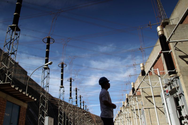 &copy; Reuters. Instalações de energia elétrica em Itumbiara (GO) 
09/01/2013
REUTERS/Ueslei Marcelino