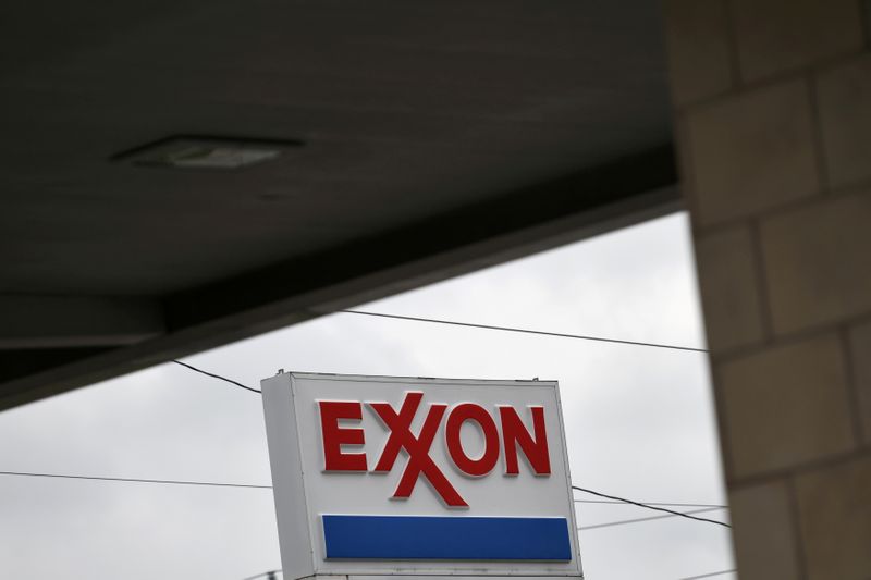 &copy; Reuters. Logo da Exxon em Houston
30/4/2019  REUTERS/Loren Elliott