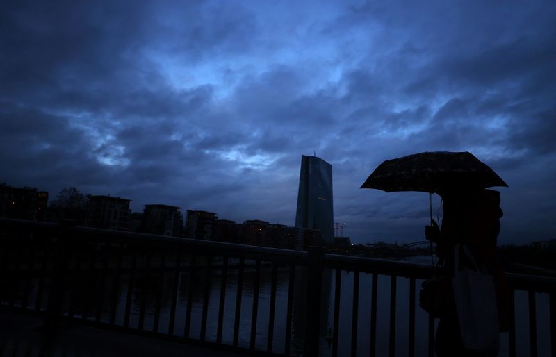 © Reuters. Sede do Banco Central Europeu, em Frankfurt, Alemanha 
06/12/2011
REUTERS/Kai Pfaffenbach