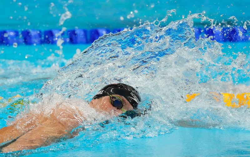 © Reuters.      أحرز الأمريكي روبرت فينك خلال مشاركته في نهائي سباق 1500 متر حرة للرجال في السباحة بأولمبياد طوكيو في طوكيو يوم الأحد. صورة لرويترز من يو.إس.إيه توداي سبورتس.