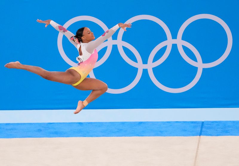 &copy; Reuters. Rebeca Andrade compete no solo durante Olimpíada de Tóquio
02/08/2021 Robert Deutsch-USA TODAY Sports