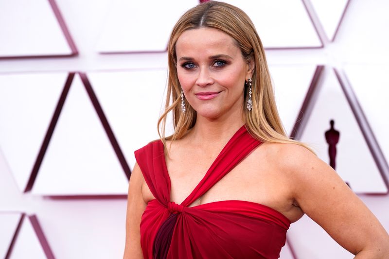 &copy; Reuters. Atriz Reese Witherspoon durante tapete vermelho do Oscar
25/04/2021
Chris Pizzello/Pool via REUTERS