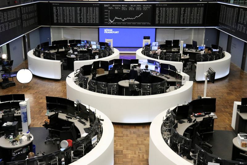 © Reuters. FILE PHOTO: The German share price index DAX graph is pictured at the stock exchange in Frankfurt, Germany, July 30, 2021. REUTERS/Staff