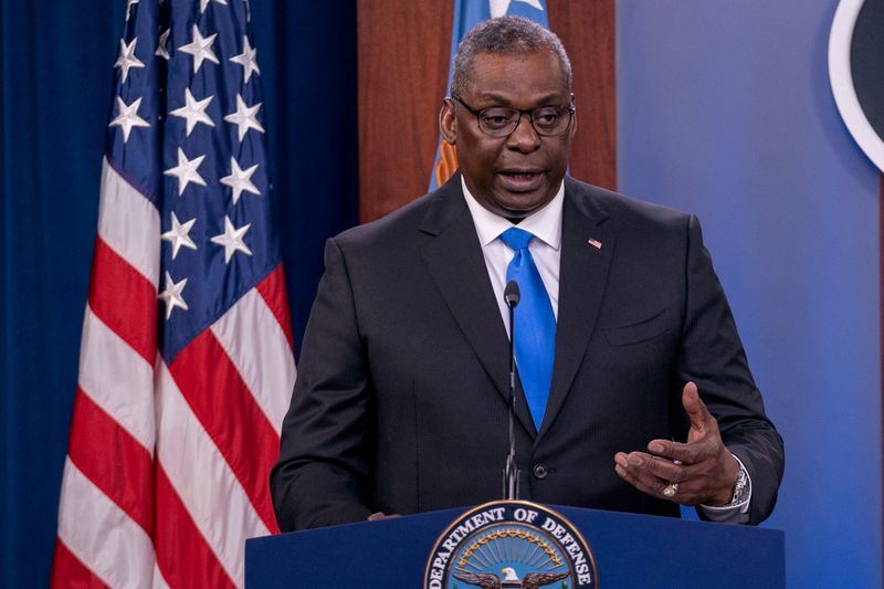 &copy; Reuters. FILE PHOTO: U.S. Defense Secretary Lloyd Austin answers reporters questions at the Pentagon as the U.S. military nears the formal end of its mission in Afghanistan in Arlington, Virginia, U.S. July 21, 2021. REUTERS/Ken Cedeno/File Photo