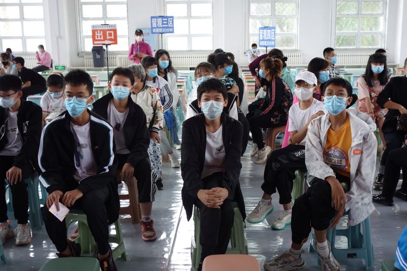&copy; Reuters. La Chine a annoncé mercredi 71 nouveaux cas locaux de contamination par le coronavirus en 24 heures, soit le chiffre le plus élevé depuis le 30 janvier. /Photo prise le 3 août 2021/REUTERS/China Daily  
