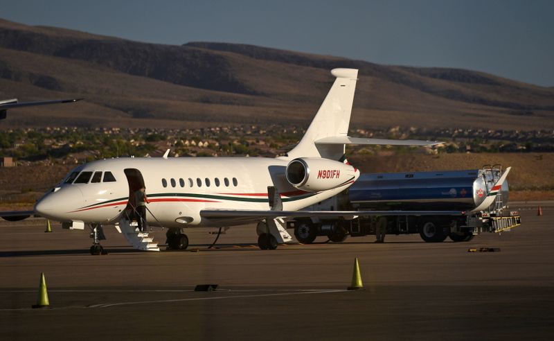 &copy; Reuters. FILE PHOTO: A business jet is refuelled at the Henderson Executive Airport during the National Business Aviation Association (NBAA) exhibition in Las Vegas, Nevada, U.S. October 21, 2019.  REUTERS/David Becker/File Photo