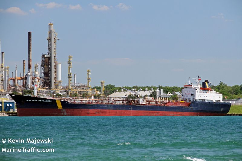 &copy; Reuters. FOTO DE ARCHIVO: Una imagen muestra el petrolero Thalassa Desgagnes, ahora llamado Asphalt Princess, en Sarnia, Ontario, Canadá, 19 de junio de 2016. REUTERS/Kevin D.Majewski