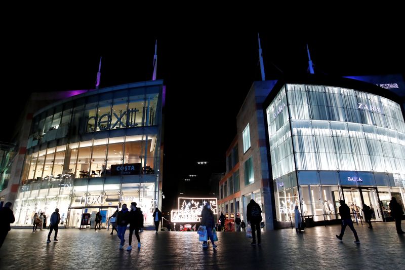 &copy; Reuters. FILE PHOTO: Shoppers are seen walking near Bullring shopping centre, owned by mall operator Hammerson, after new nationwide restrictions were announced during the coronavirus disease (COVID-19) outbreak in Birmingham, Britain, November 4, 2020. REUTERS/An