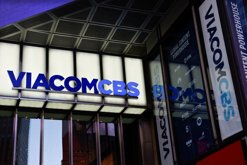 &copy; Reuters. Il logo ViacomCBS presso la sede centrale di New York. REUTERS/Kate Munsch