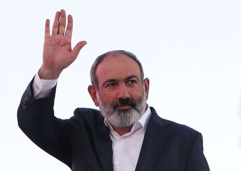 © Reuters. رئيس وزراء أرمينيا نيكول باشينيان في يريفان يوم 17 يونيو حزيران - صورة لرويترز مقدمة من طرف ثالث 