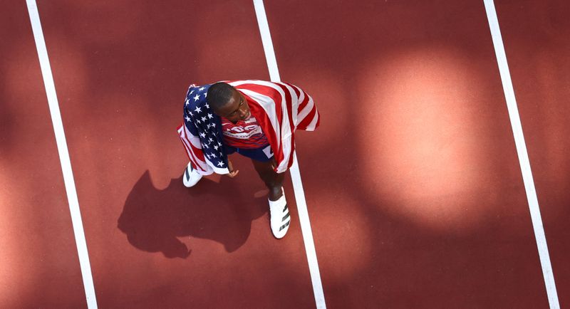 &copy; Reuters. Grant Holloway após ganhar medalha de prata nos 110 metros com barreiras em Tóquio
05/08/2021
REUTERS/Fabrizio Bensch