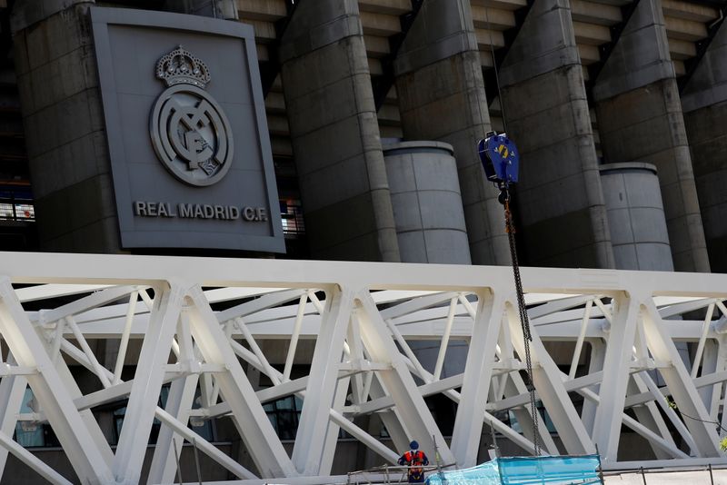 &copy; Reuters. FILE PHOTO: Construction work at Real Madrid's Santiago Bernabeu stadium. REUTERS/Susana Vera/File Photo