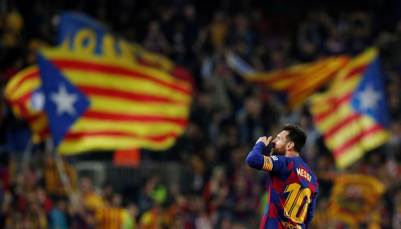 &copy; Reuters. Soccer Football - La Liga Santander - FC Barcelona v Real Valladolid - Camp Nou, Barcelona, Spain - October 29, 2019 Barcelona's Lionel Messi celebrates scoring their third goal REUTERS/Albert Gea