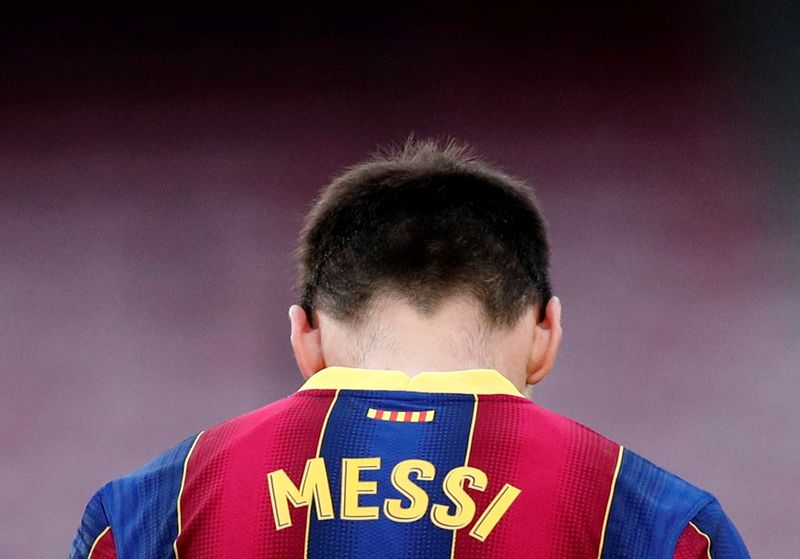 &copy; Reuters. FOTO DE ARCHIVO: Lionel Messi durante el partido de liga disputado por el Fútbol Club Barcelona y el Celta de Vigo en el estadio Camp Nou de Barcelona, España, el16 de mayo de 2021. REUTERS/Albert Gea